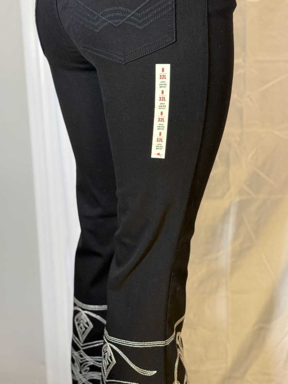 Idyllwind Gypsy HiRise Flare W/ white embroidered designs on legs. Women's 8/32L - Picture 4 of 4